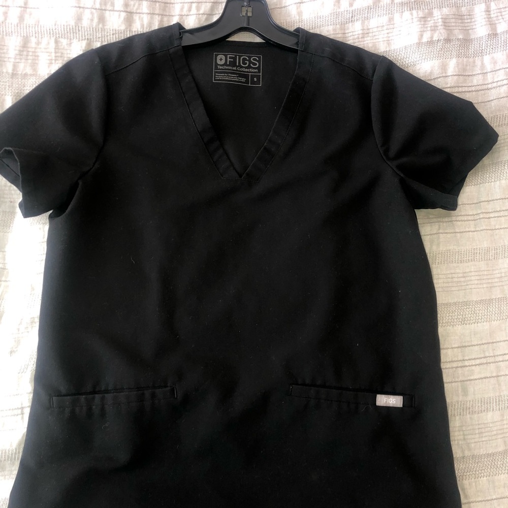 Figs women’s scrub top in Black -size S